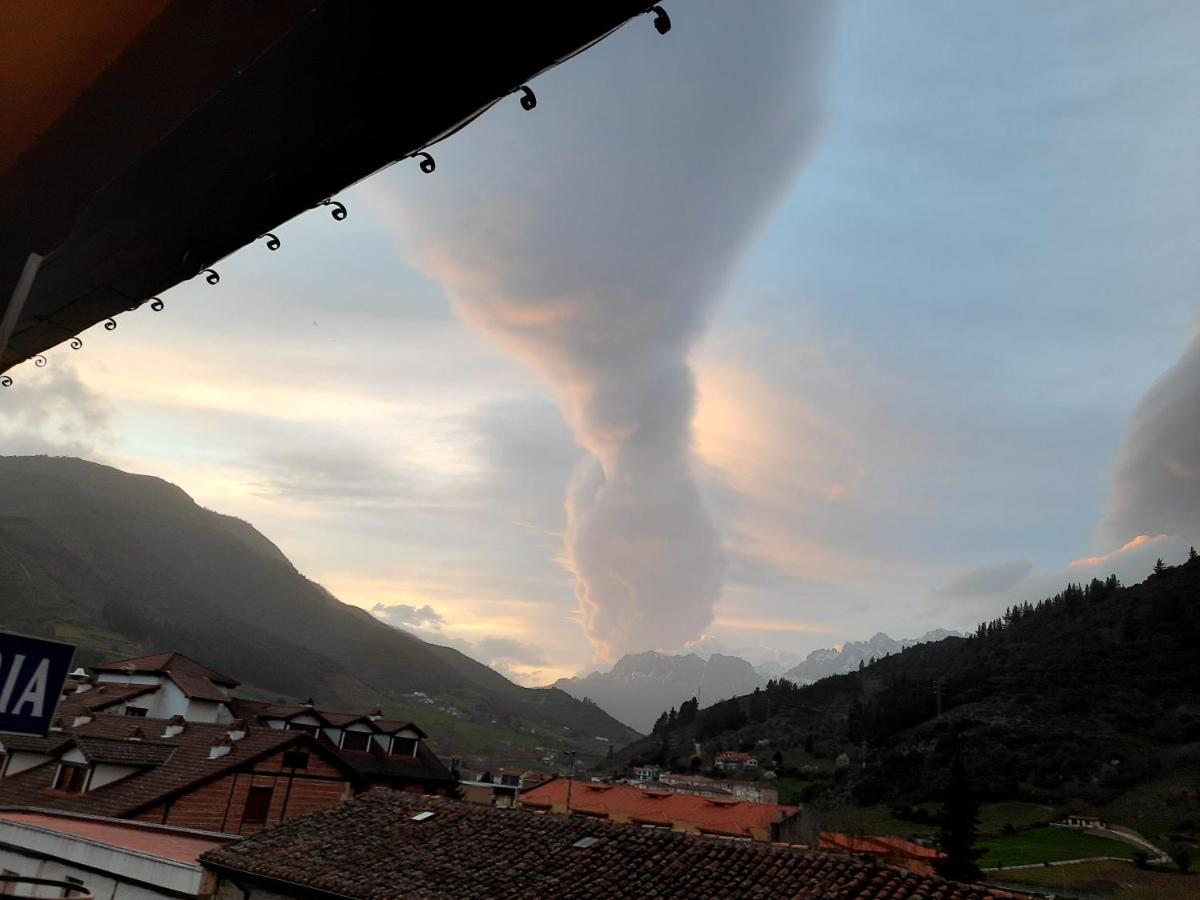 Hosteria Picos De Europa Potes Eksteriør bilde